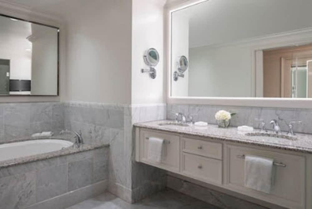 Four Seasons Hotel Los Angeles At ווסטלייק וילג' מראה חיצוני תמונה